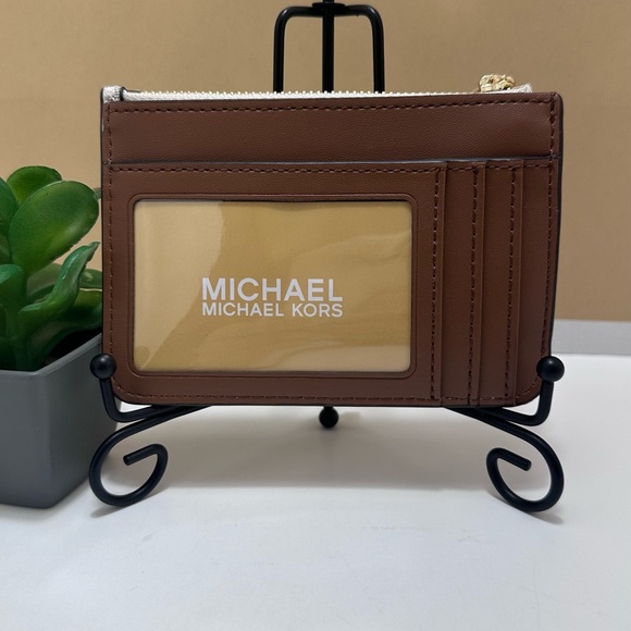 Michael Kors Card Holder - Picture 8 of 9